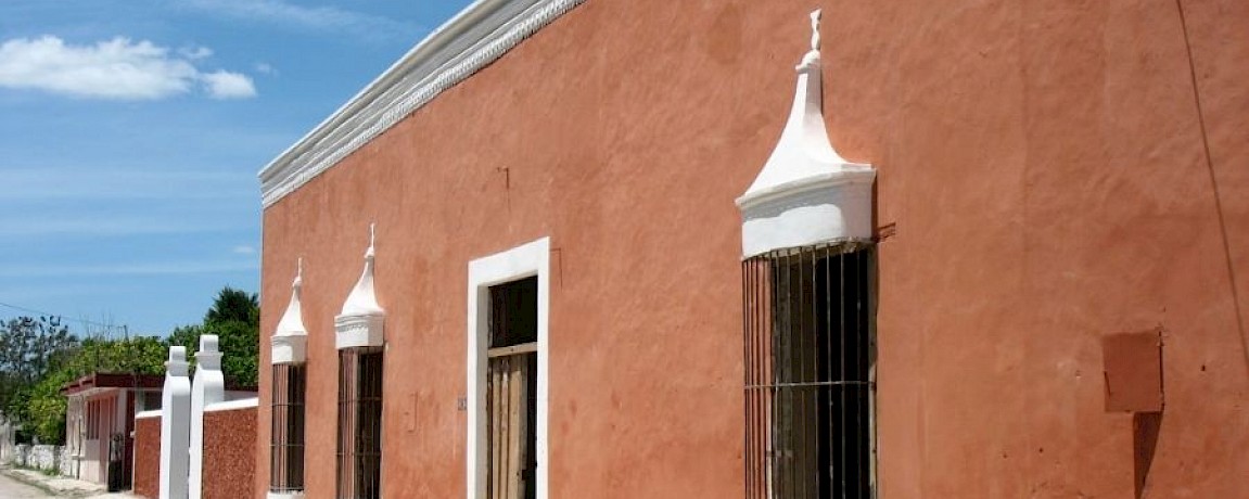 HISTORIC MANSION NEAR IZAMAL (TY)